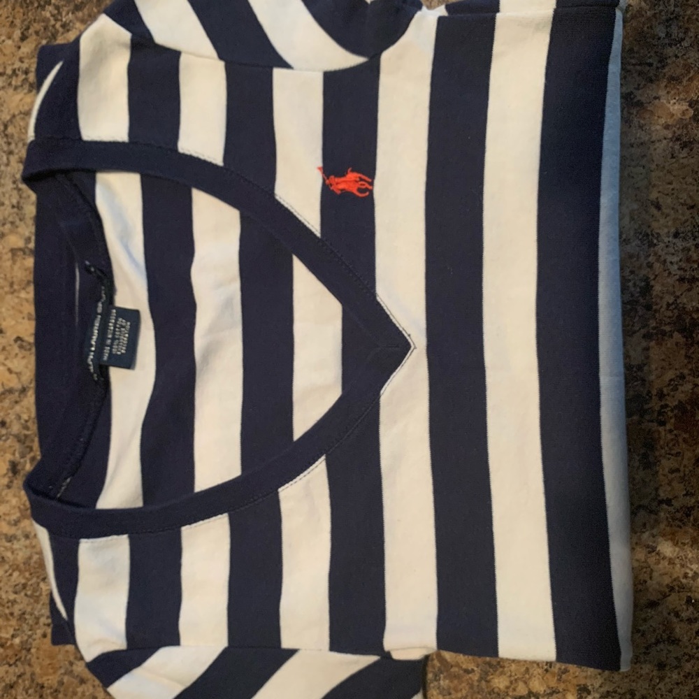 Polo v neck